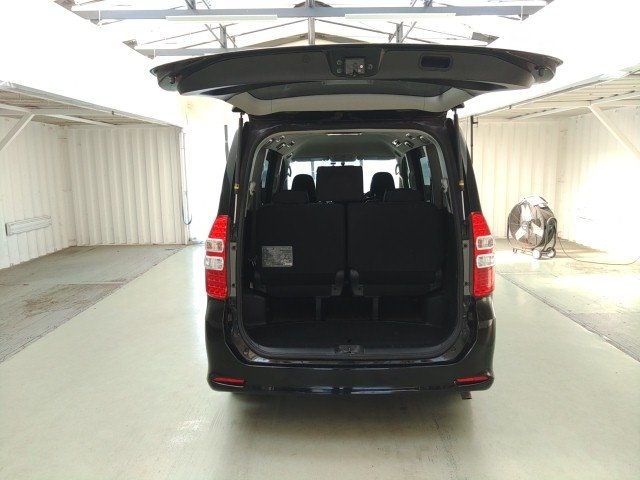 
								TOYOTA NOAH full									