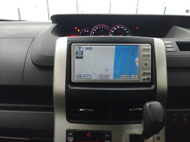 
								TOYOTA NOAH full									