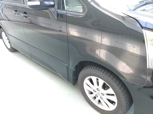 
								TOYOTA NOAH full									