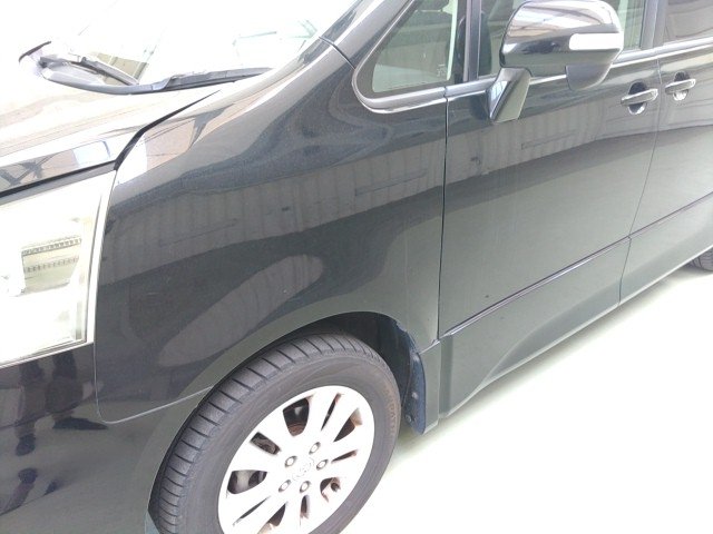 
								TOYOTA NOAH full									