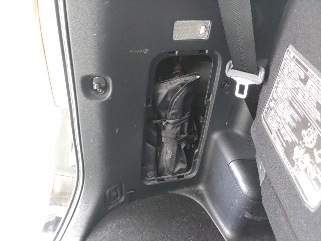 
								TOYOTA NOAH full									