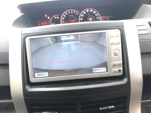 
								TOYOTA NOAH full									