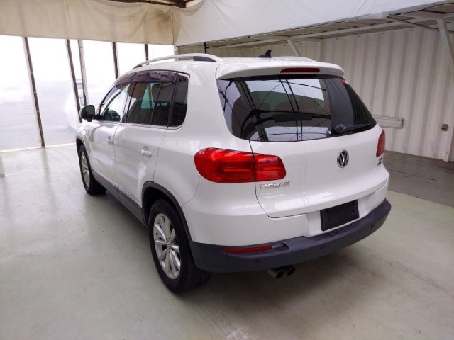 
								VOLKSWAGEN TIGUAN full									