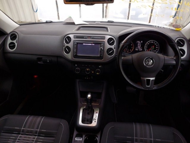 
								VOLKSWAGEN TIGUAN full									