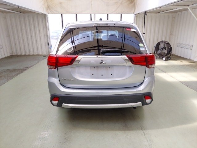 
								MITSUBISHI OUTLANDER full									