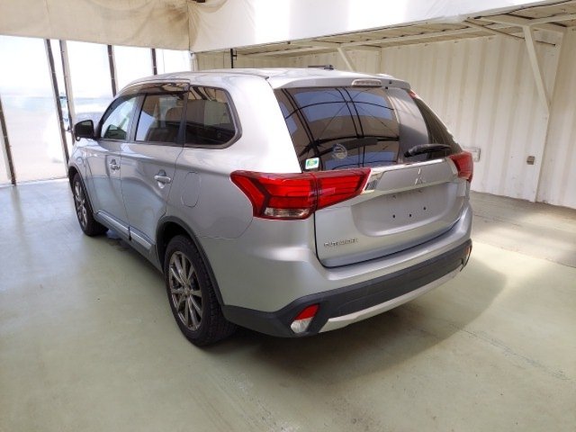 
								MITSUBISHI OUTLANDER full									