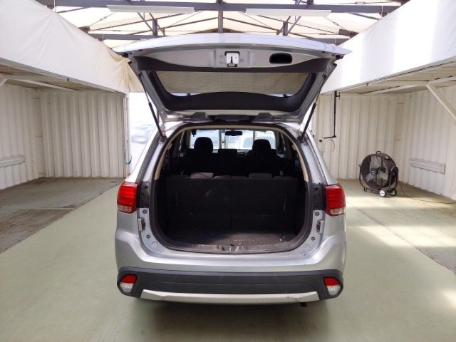 
								MITSUBISHI OUTLANDER full									