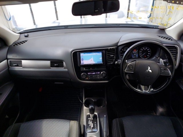 
								MITSUBISHI OUTLANDER full									