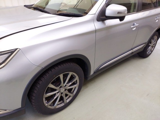 
								MITSUBISHI OUTLANDER full									