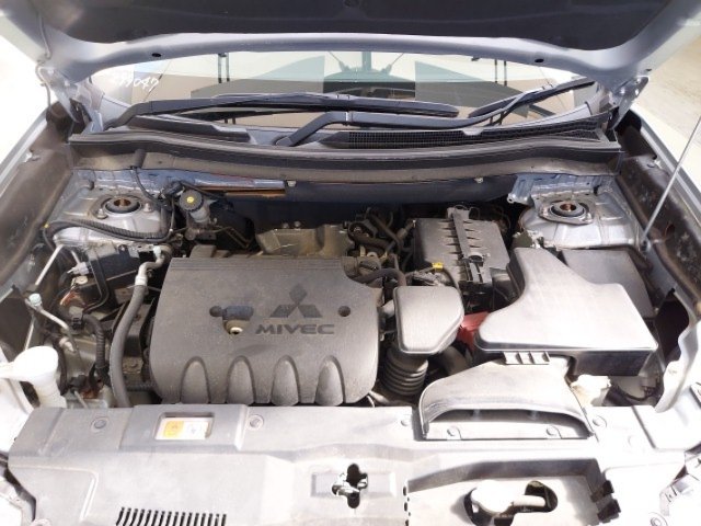 
								MITSUBISHI OUTLANDER full									