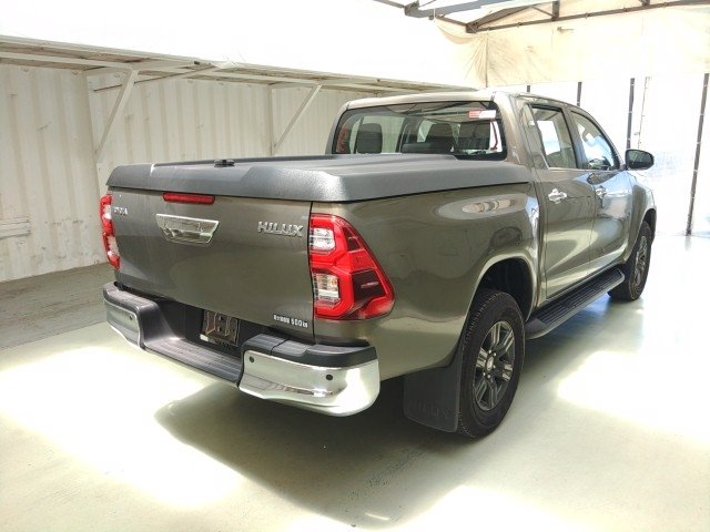 
								TOYOTA HILUX full									