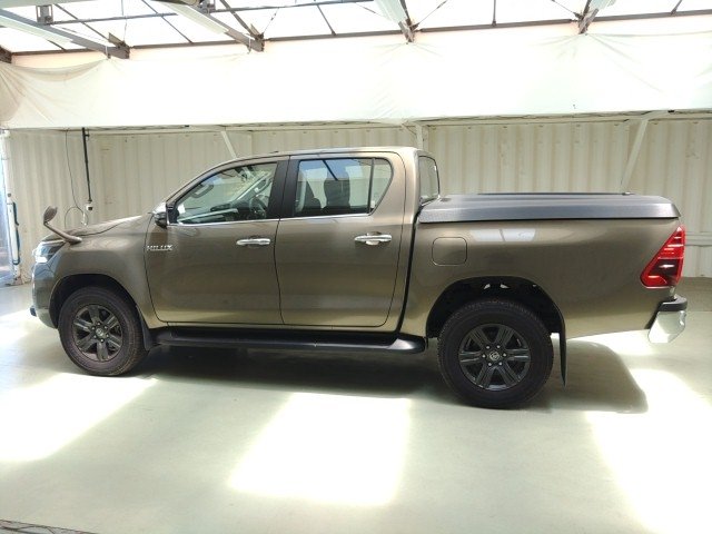 
								TOYOTA HILUX full									