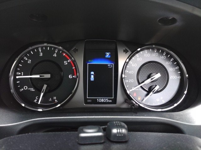 
								TOYOTA HILUX full									