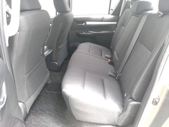 
								TOYOTA HILUX full									