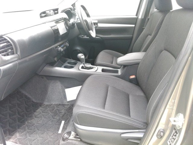 
								TOYOTA HILUX full									