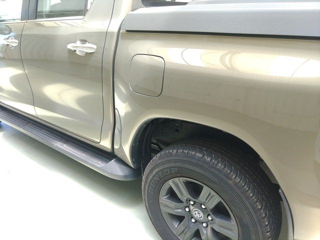 
								TOYOTA HILUX full									