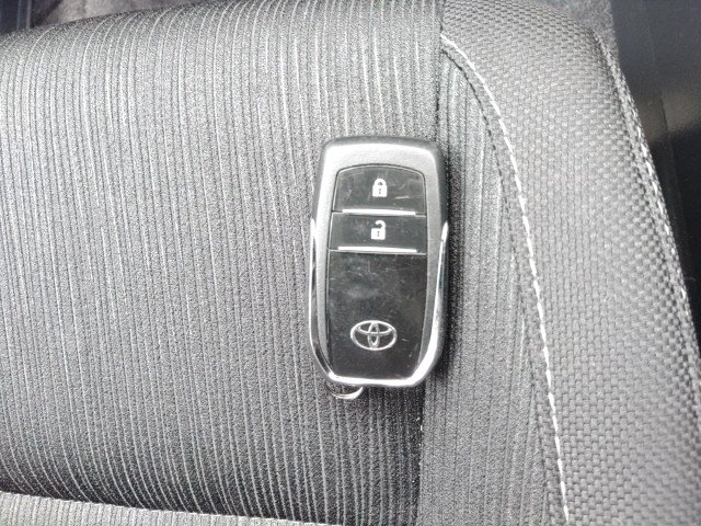 
								TOYOTA HILUX full									
