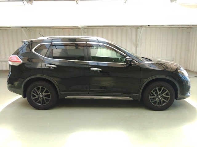 
								NISSAN X-TRAIL full									