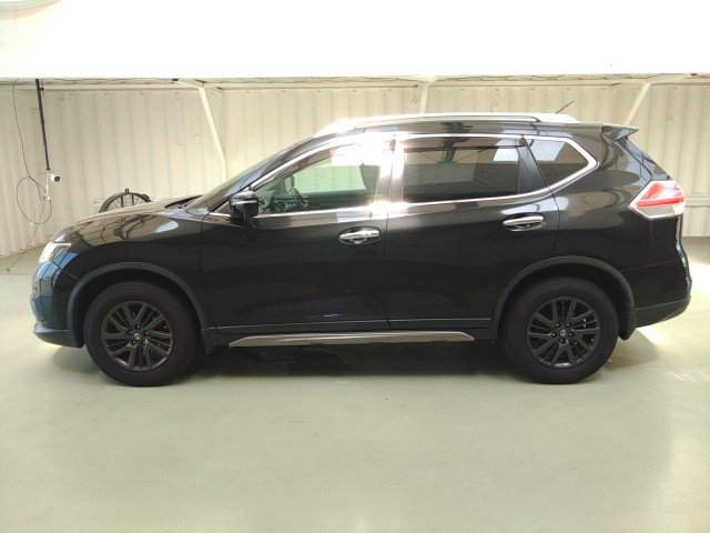 
								NISSAN X-TRAIL full									