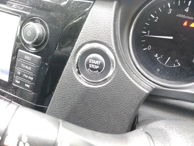 
								NISSAN X-TRAIL full									