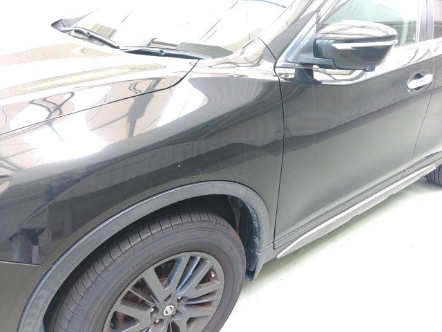 
								NISSAN X-TRAIL full									