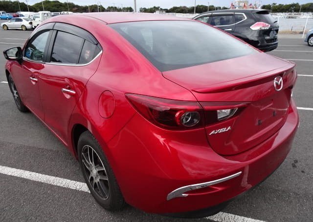 
								MAZDA AXELA full									