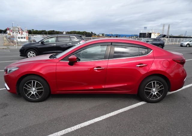 
								MAZDA AXELA full									