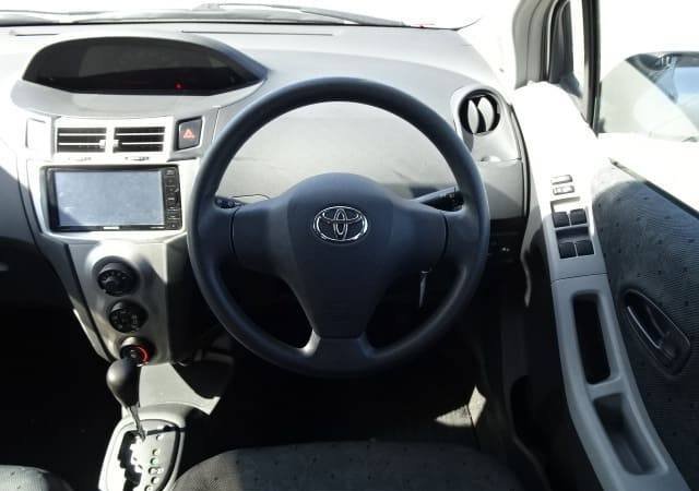 
								TOYOTA VITZ F full									