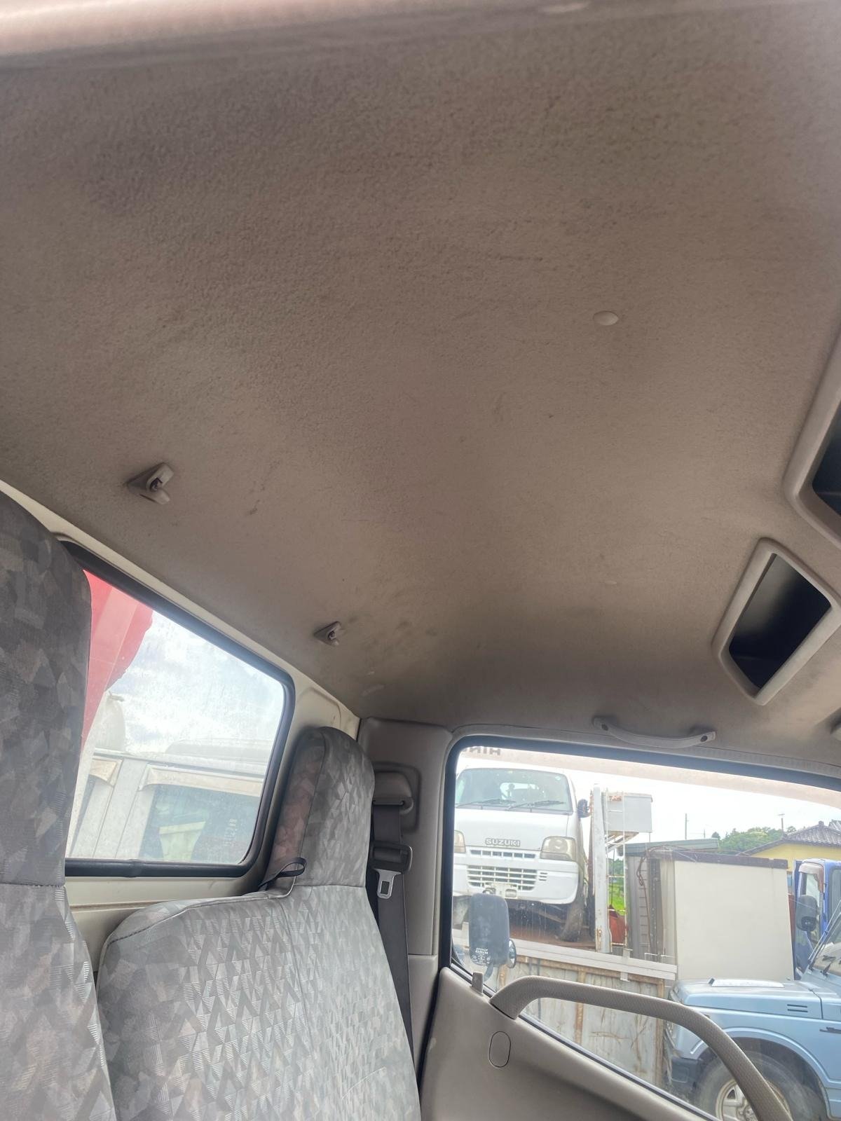 
								HINO DUTRO 2011 full									
