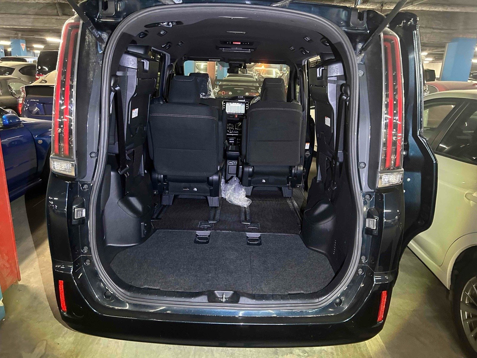 
								TOYOTA ESQUIRE full									