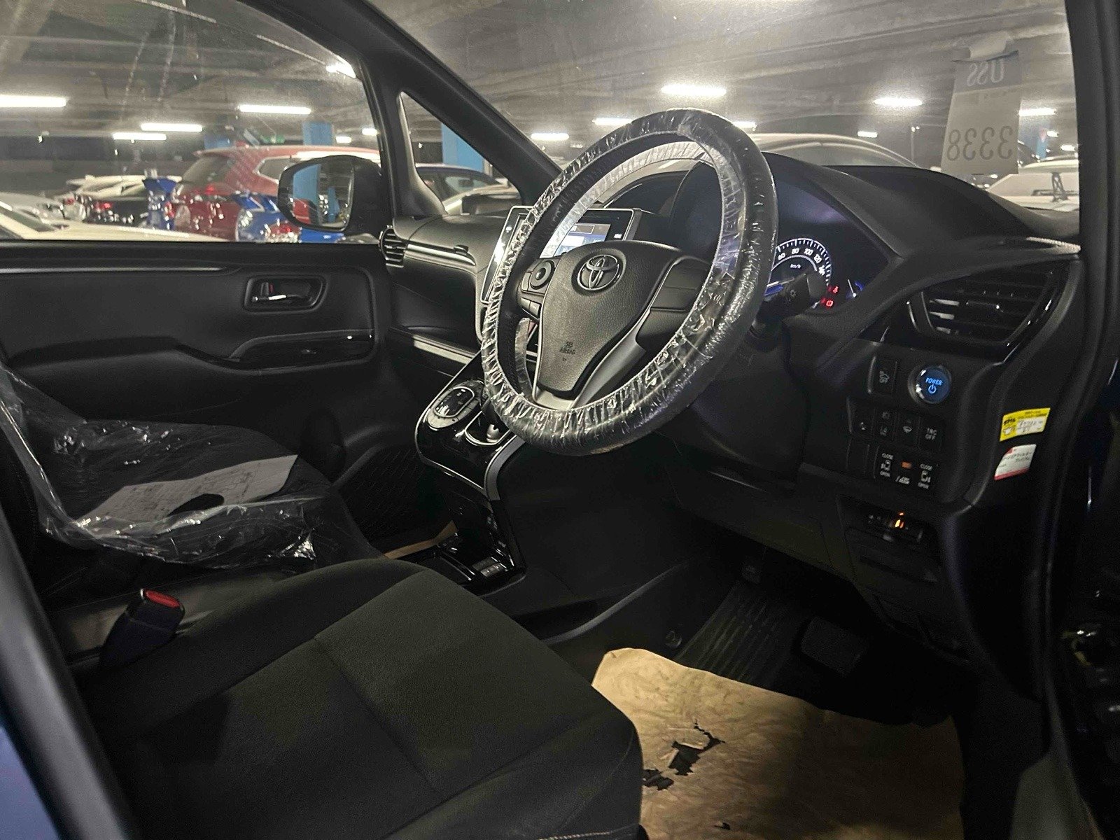 
								TOYOTA ESQUIRE full									