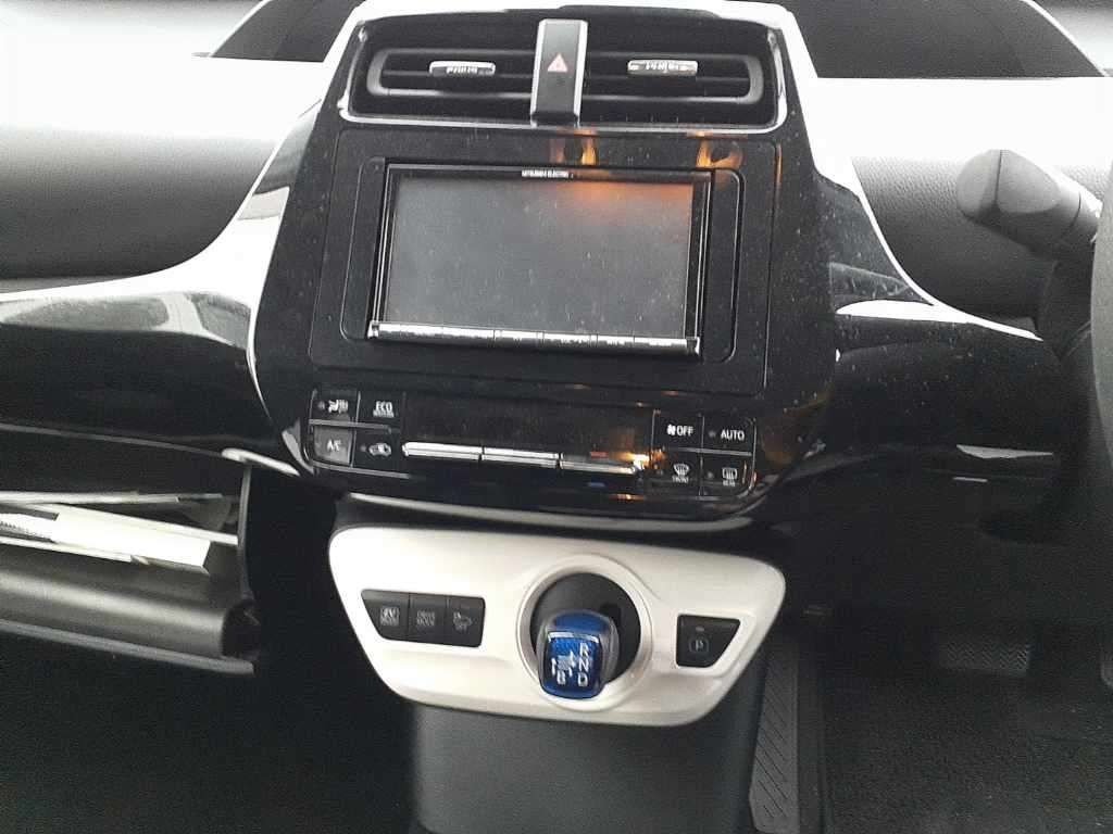 
								TOYOTA PRIUS full									