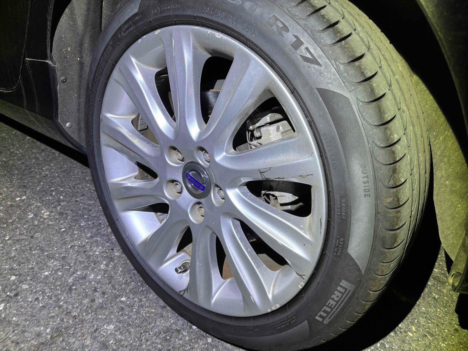 
								VOLVO V40 full									