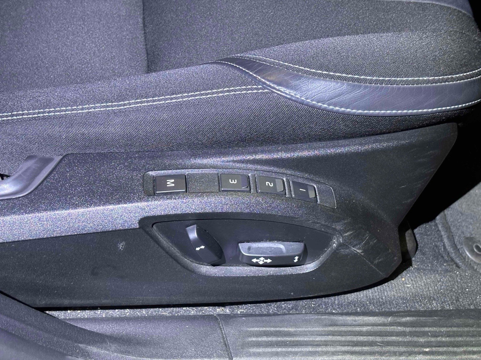 
								VOLVO V40 full									