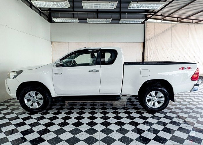 
								TOYOTA SMART CAB 2016 full									