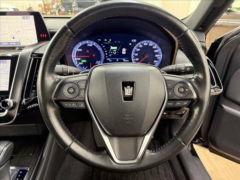
								TOYOTA CROWN HYBRID 2018 full									