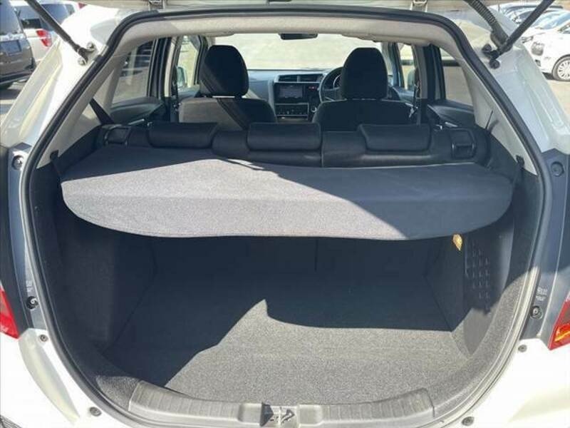 
								2018 HONDA FIT HYBRID full									
