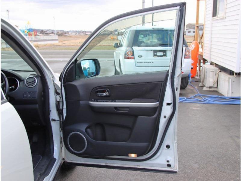 
								Suzuki Escudo 2012 TDA4W full									
