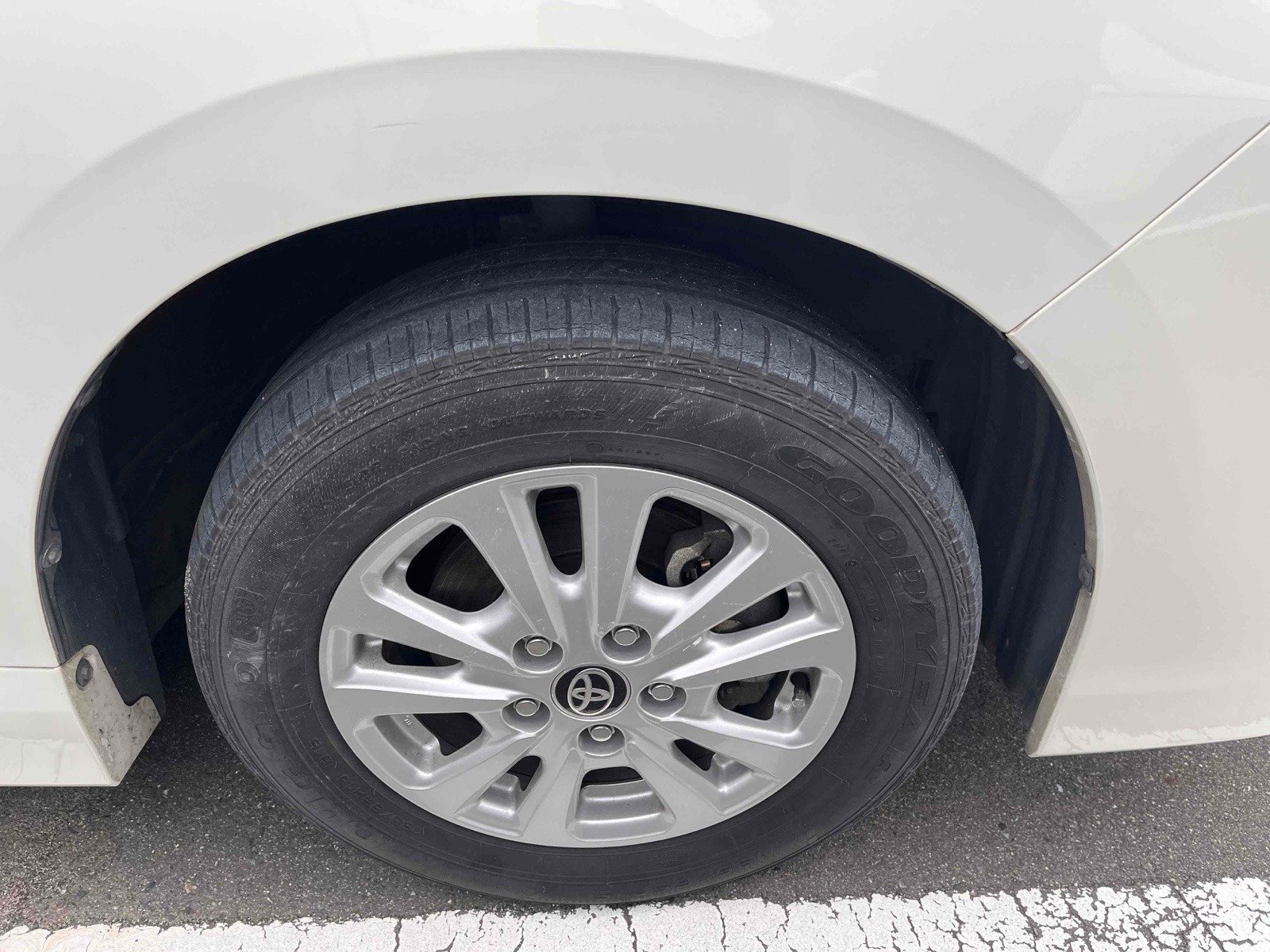 
								Toyota NOAH Hybrid X | 2019 Model full									