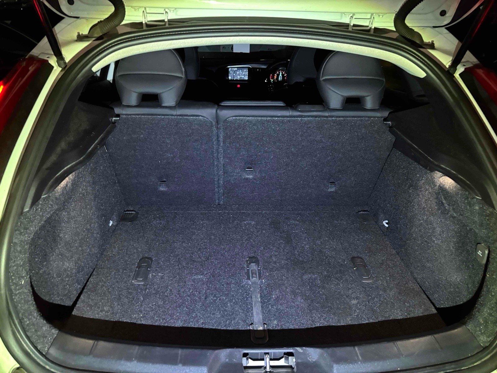 
								Volvo V40 T4 SE full									