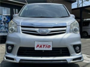 TOYOTA NOAH ZRR70W