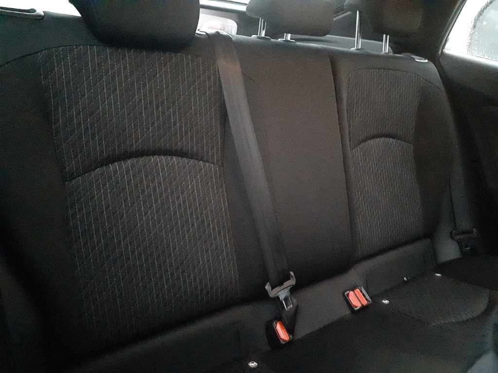 
								Toyota Prius full									