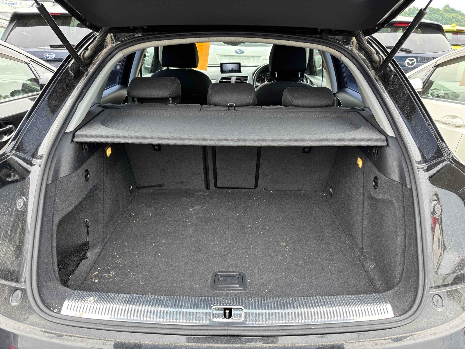 
								Audi Q3 2.0 TFSI Quattro full									