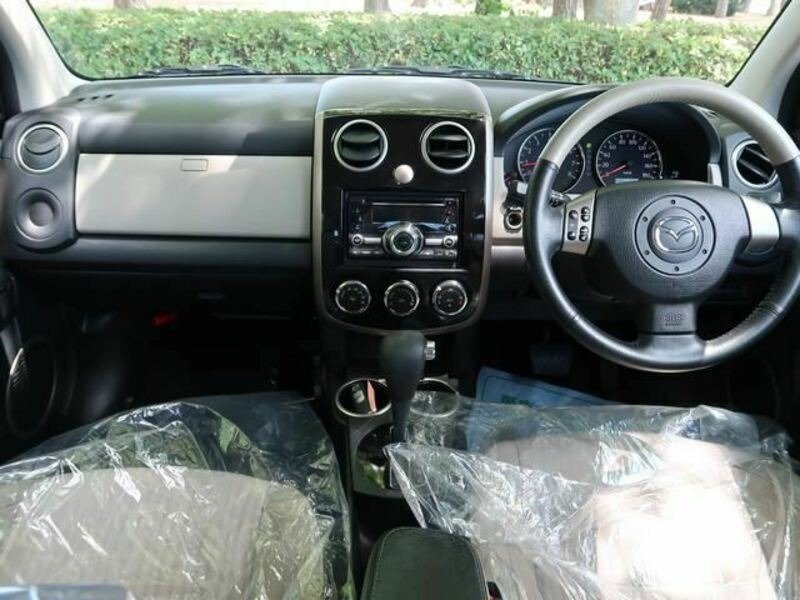 
								MAZDA VERISA full									
