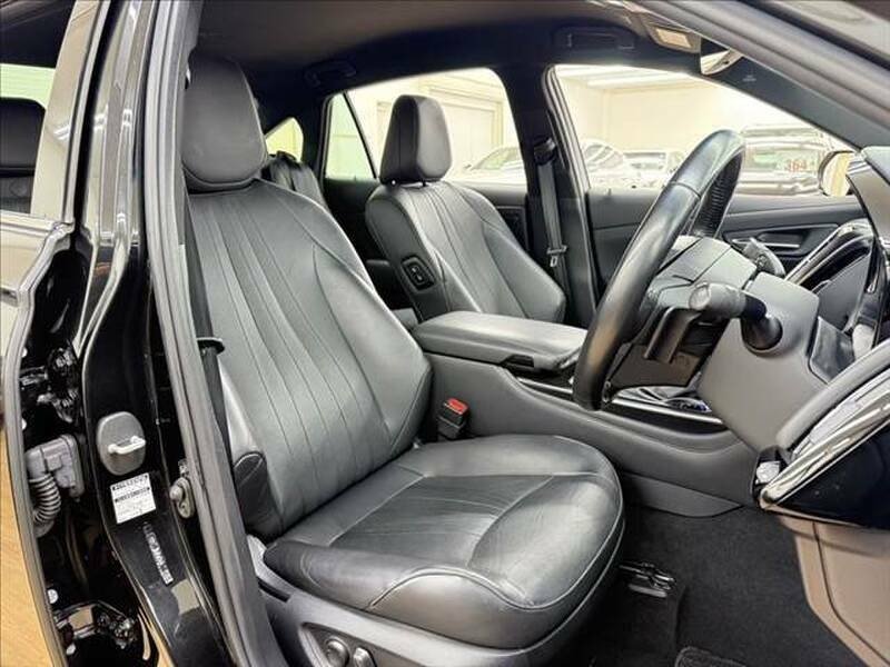 
								TOYOTA CROWN HYBRID 2018 full									