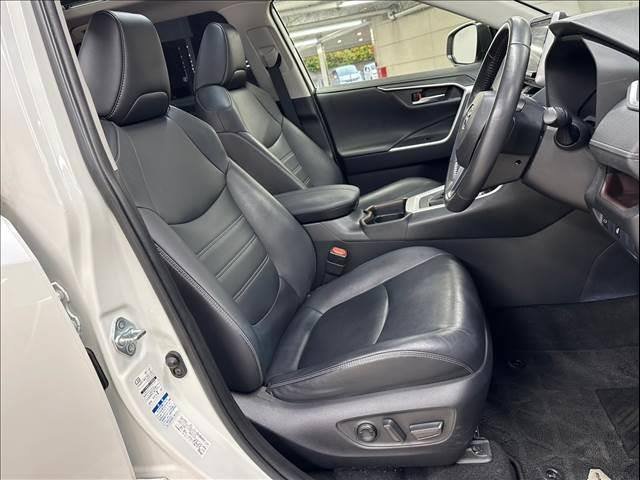 
								2020 Toyota RAV4 full									