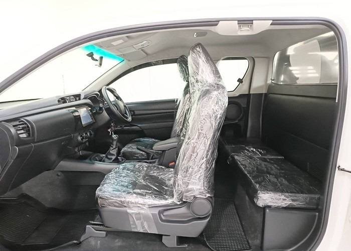 
								Toyota Revo Smart Cab full									