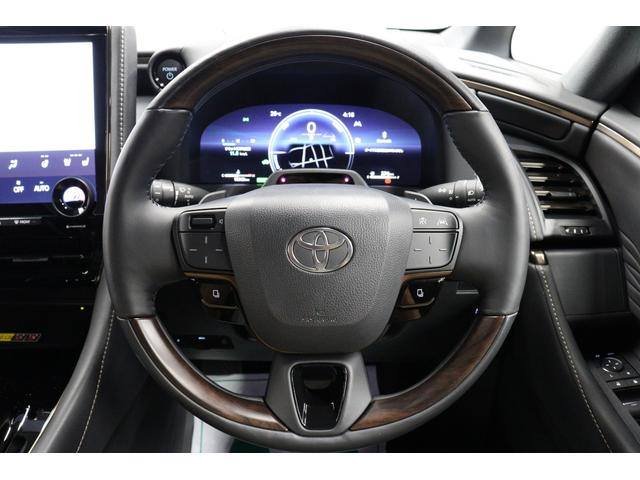 
								2023 Toyota Alphard full									