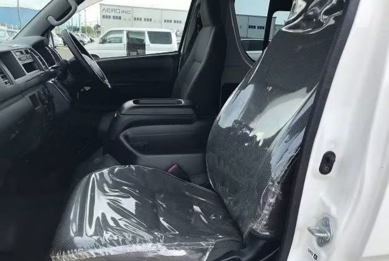 
								TOYOTA HIACE WAGON 2018 full									