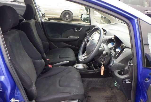 
								2013 HONDA FIT full									